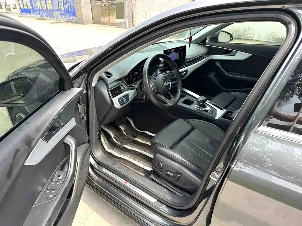 Audi A4L 2020