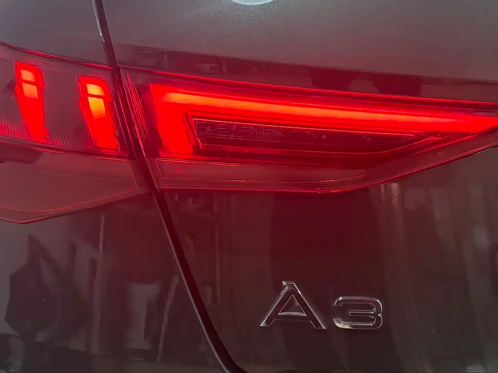 Audi A3 2023 — фото 23