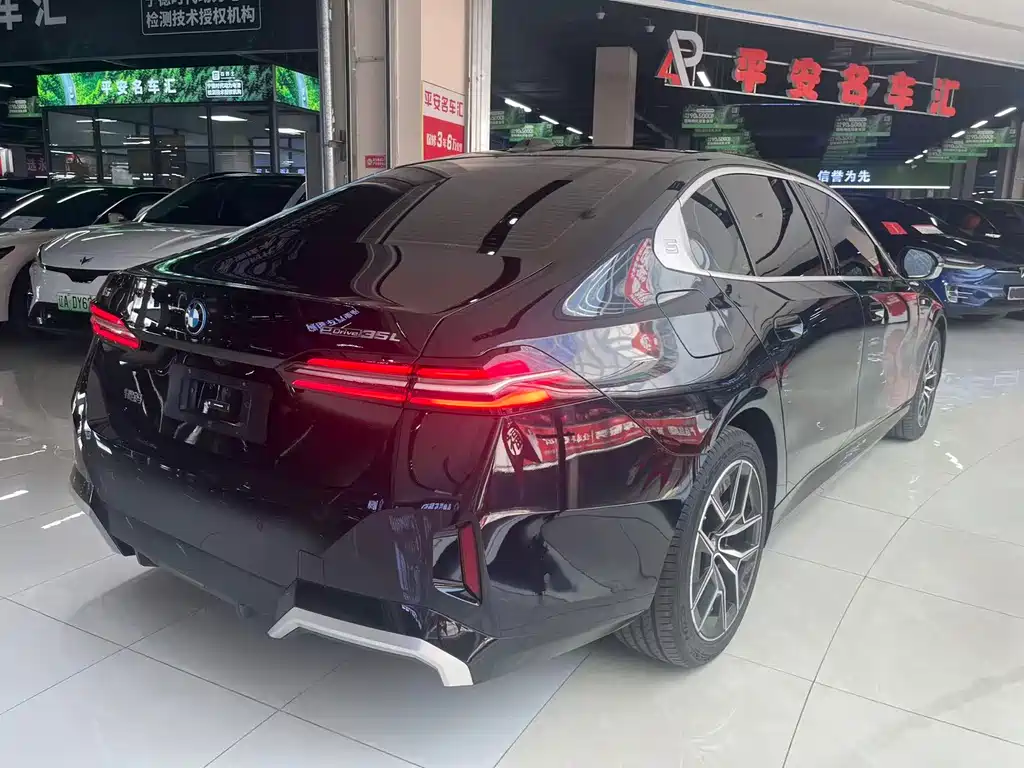 BMW i5 2024