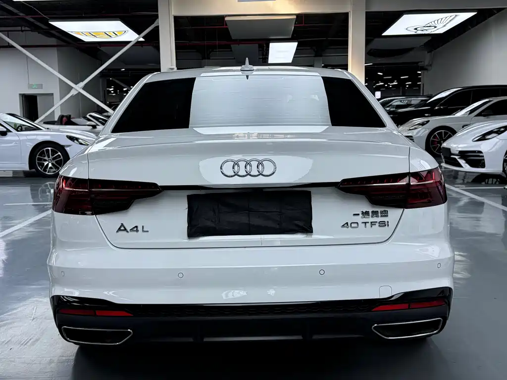 Audi A4L 2022 — фото 17
