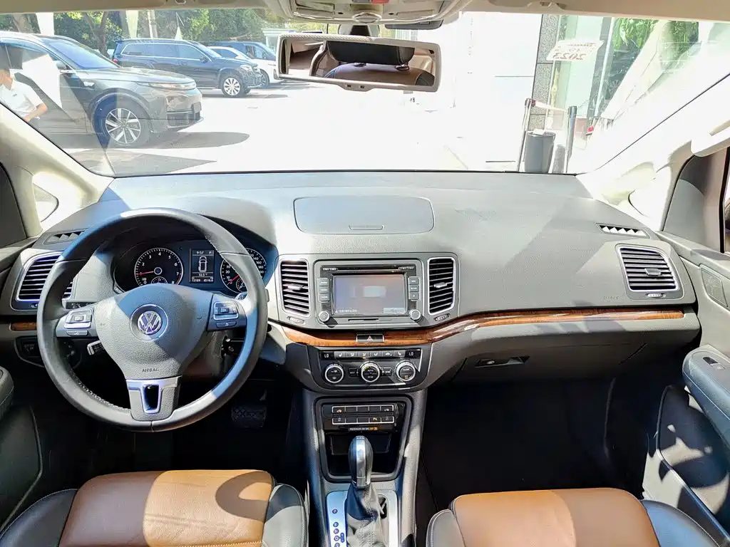 Volkswagen Sharan 2015 — фото 10