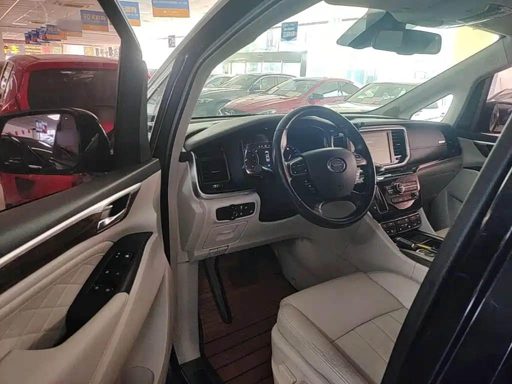 GAC Motor Trumpchi M8 2018 — фото 16