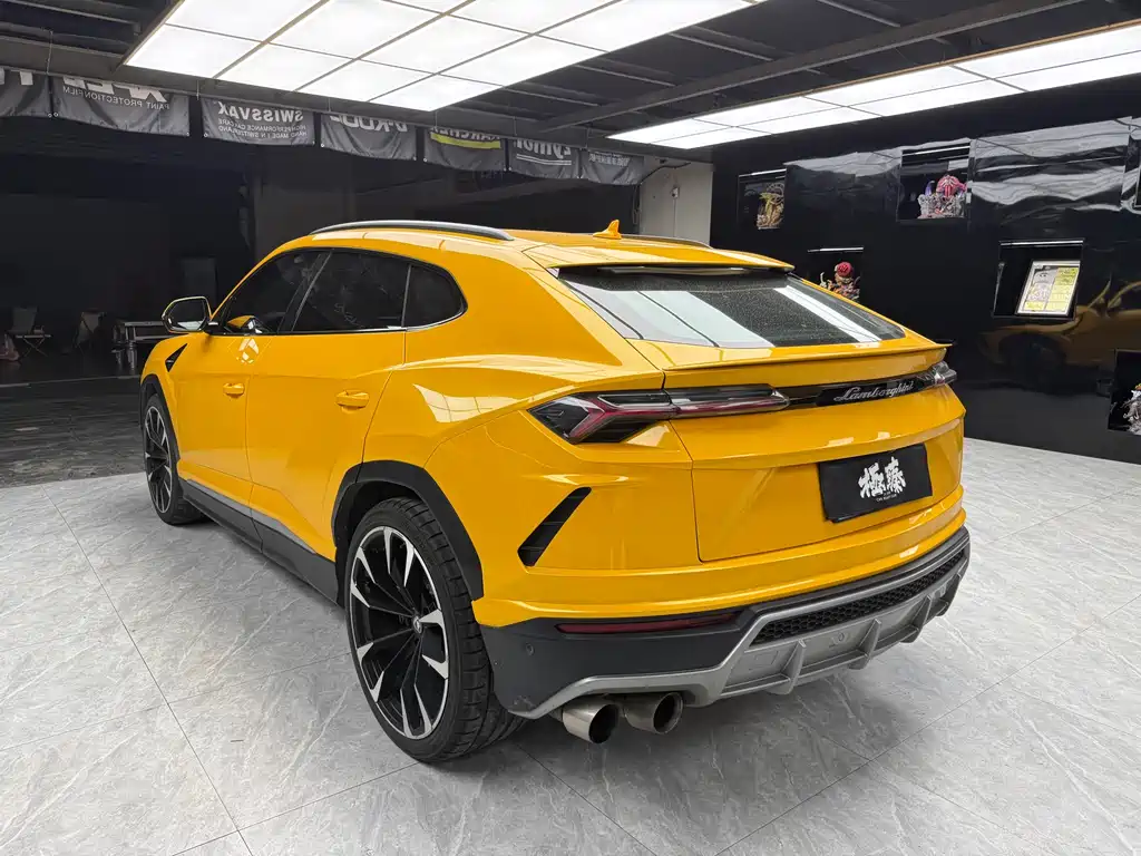 Lamborghini Urus 2019 — фото 7