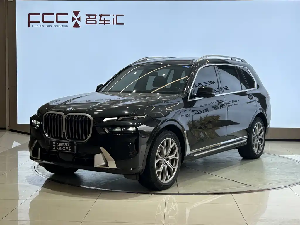 BMW X7 2023 — фото 1