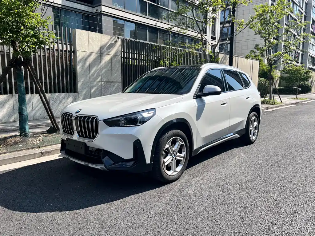 BMW X1 2024 — фото 1