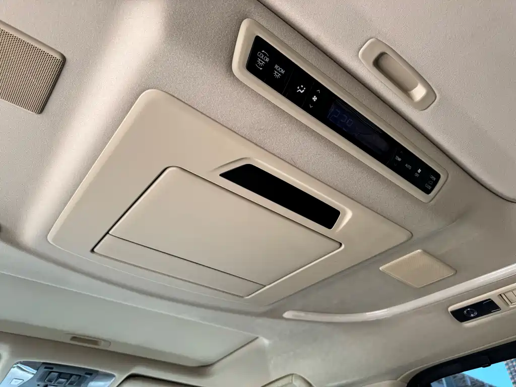 Toyota Alphard 2015 — фото 13