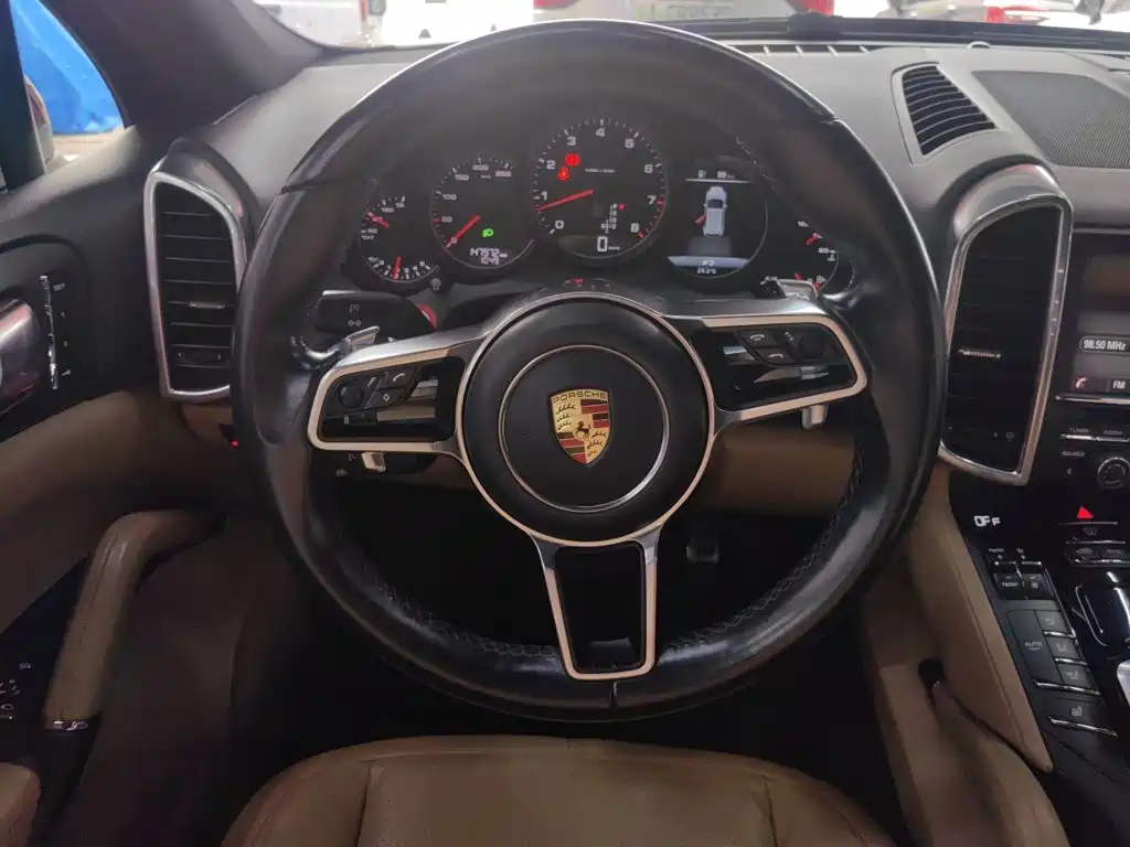 Porsche Cayenne 2016 — фото 4