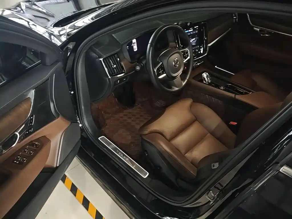 Volvo S90 2022 — фото 16