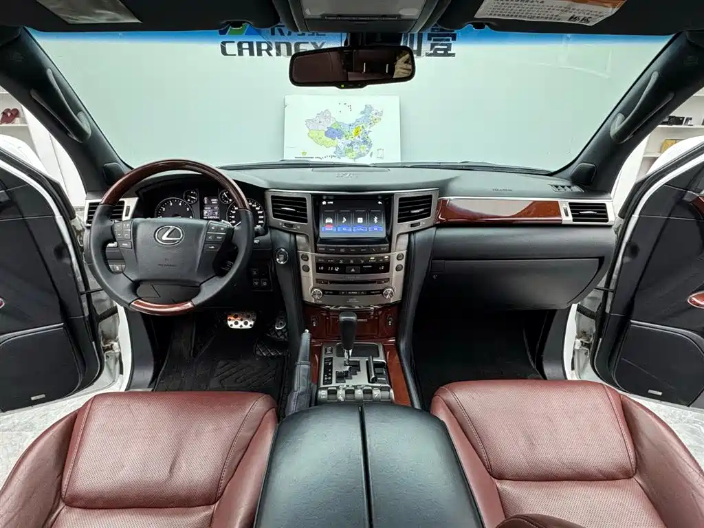 Lexus LX 2016 — фото 10