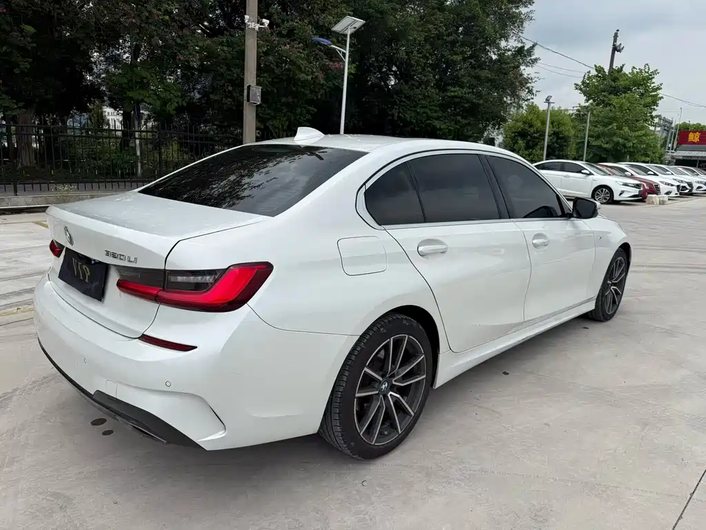 BMW 3 Series 2021