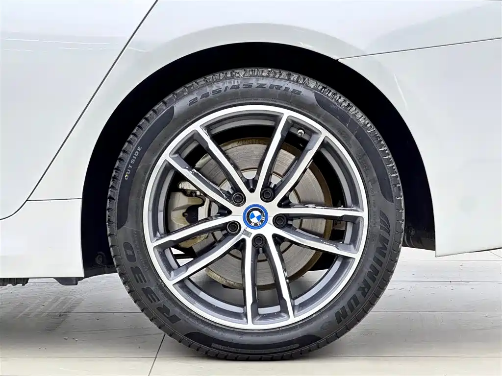 BMW 5 Series New Energy 2022 — фото 17