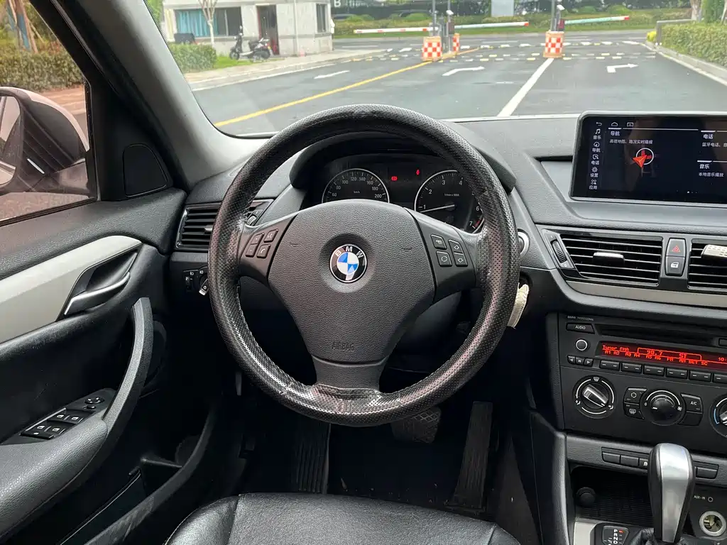 BMW X1 2013 — фото 15
