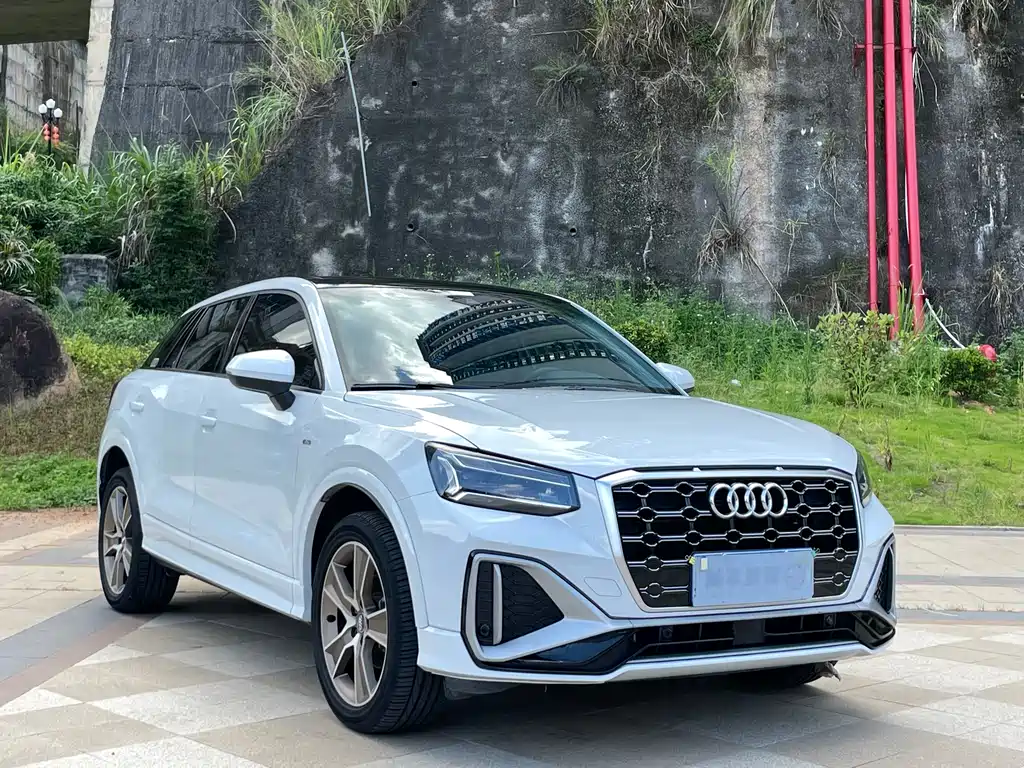 Audi Q2L 2022