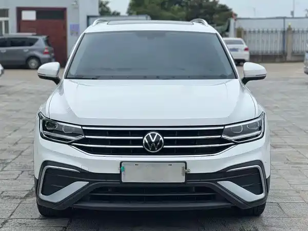 Volkswagen Tiguan L 2023