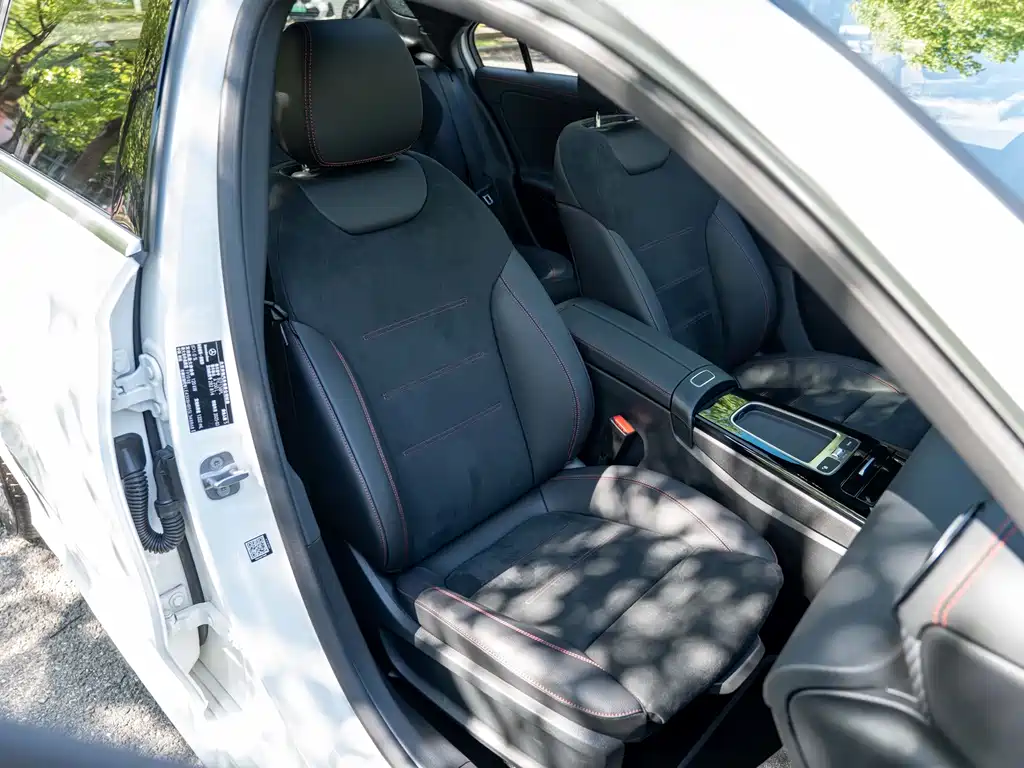 Mercedes-Benz A-Class 2025 — фото 17