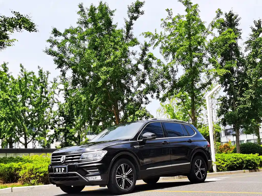 Volkswagen Tiguan L 2019 — фото 1