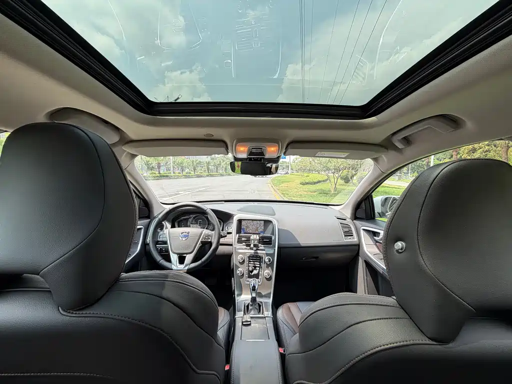 Volvo XC60 2015 — фото 14