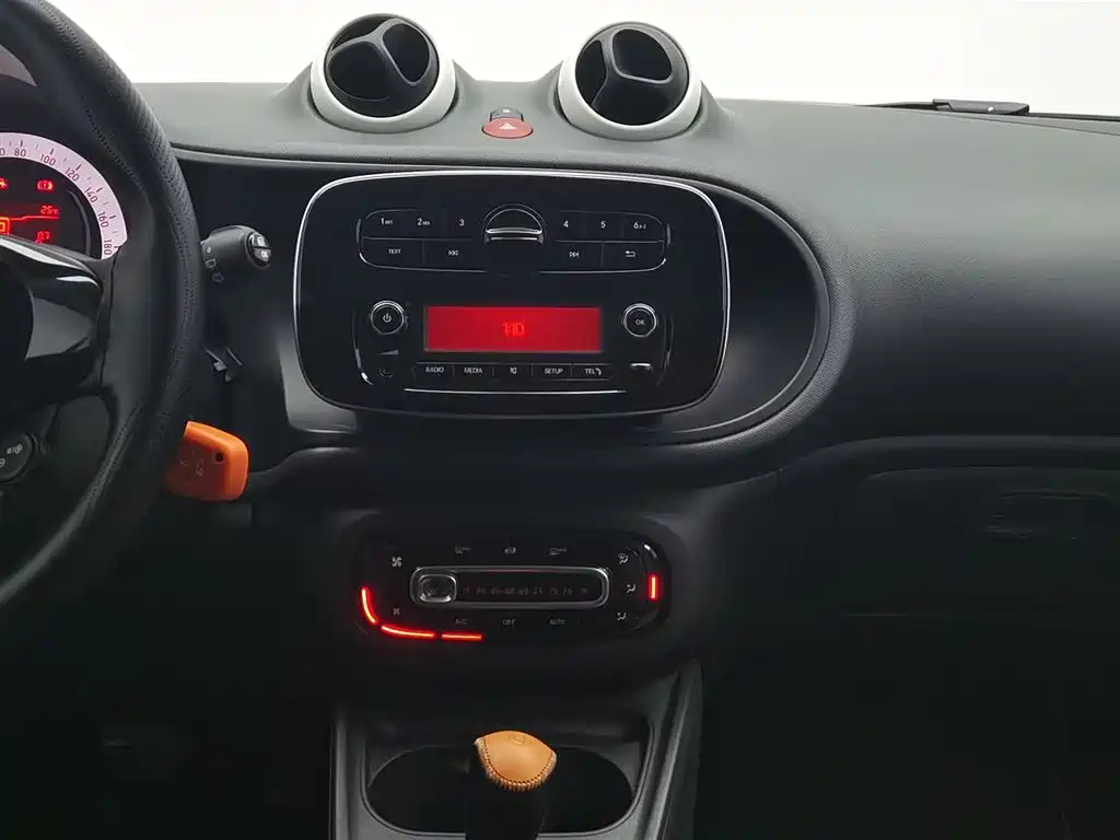 smart Fortwo 2018 — фото 12