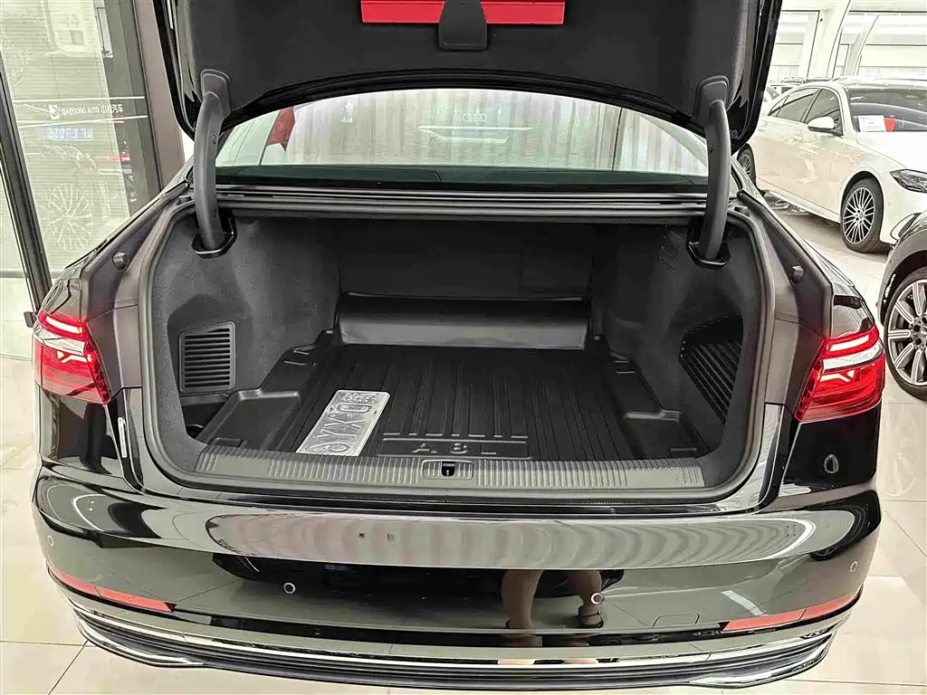 Audi A8 2023 — фото 23