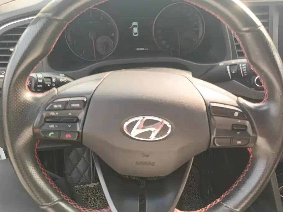 Hyundai Elantra 2022 — фото 15
