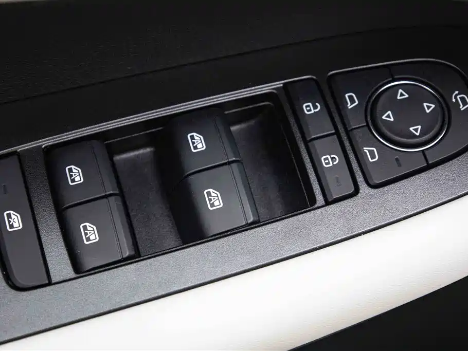 BYD Seal 05 DM-i 2025 — фото 25