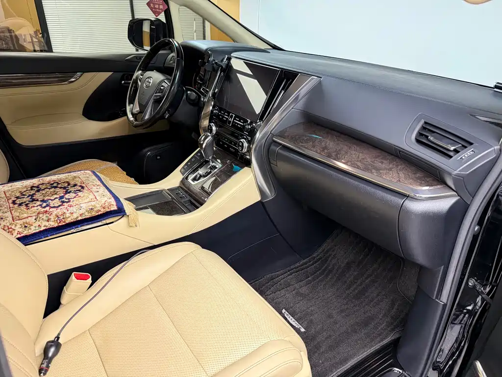 Toyota Vellfire 2020 — фото 10