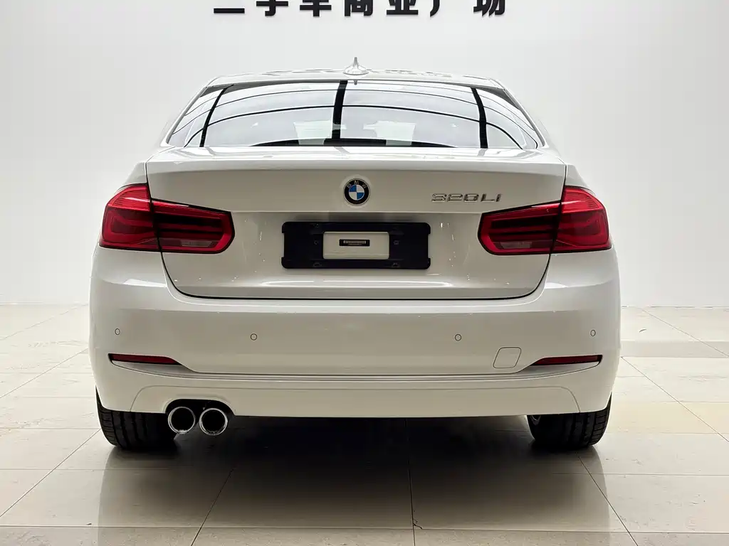 BMW 3 Series 2018 — фото 13
