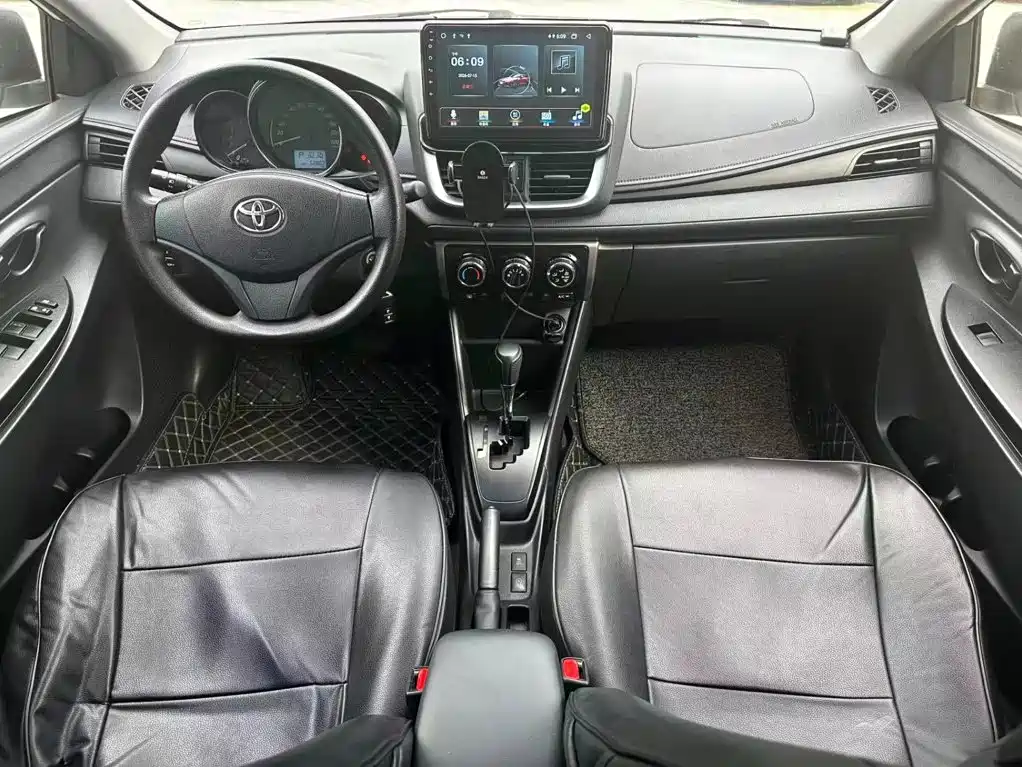 Toyota Yaris L 2021 — фото 10