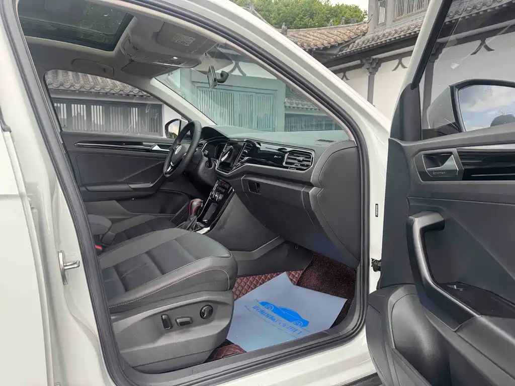 Volkswagen T-Roc 2022 — фото 10