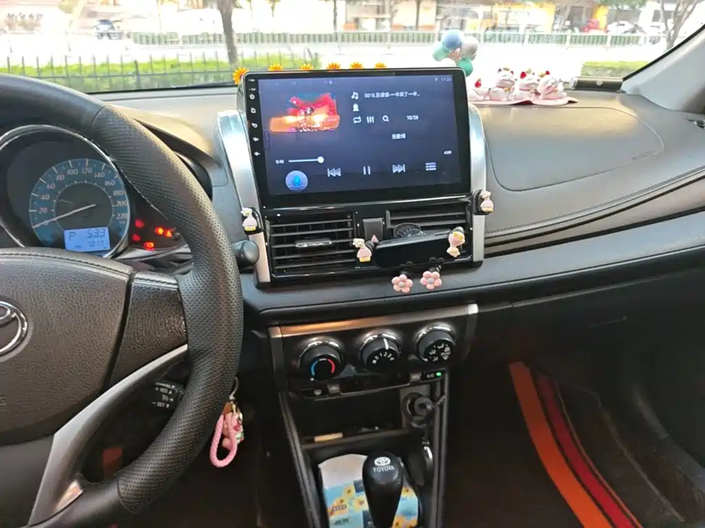 Toyota Yaris L 2016 — фото 13