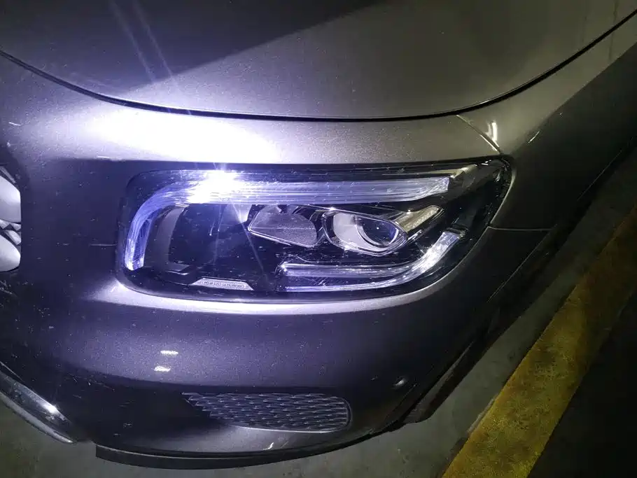 Mercedes-Benz GLB 2023