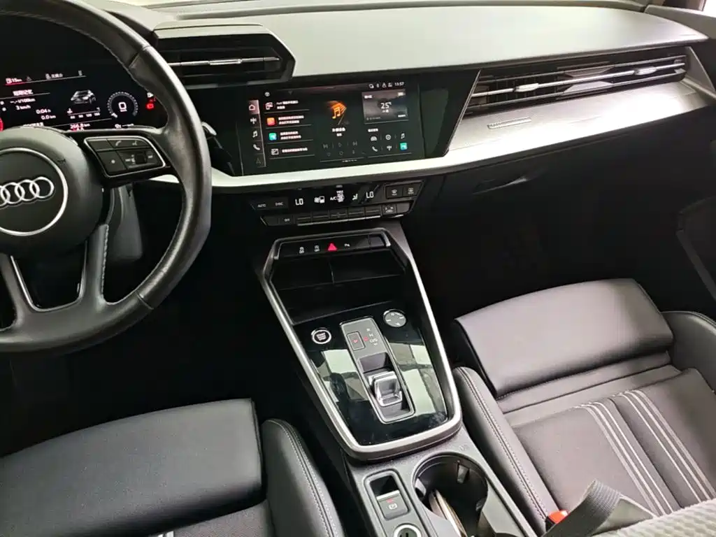 Audi A3 2022 — фото 13
