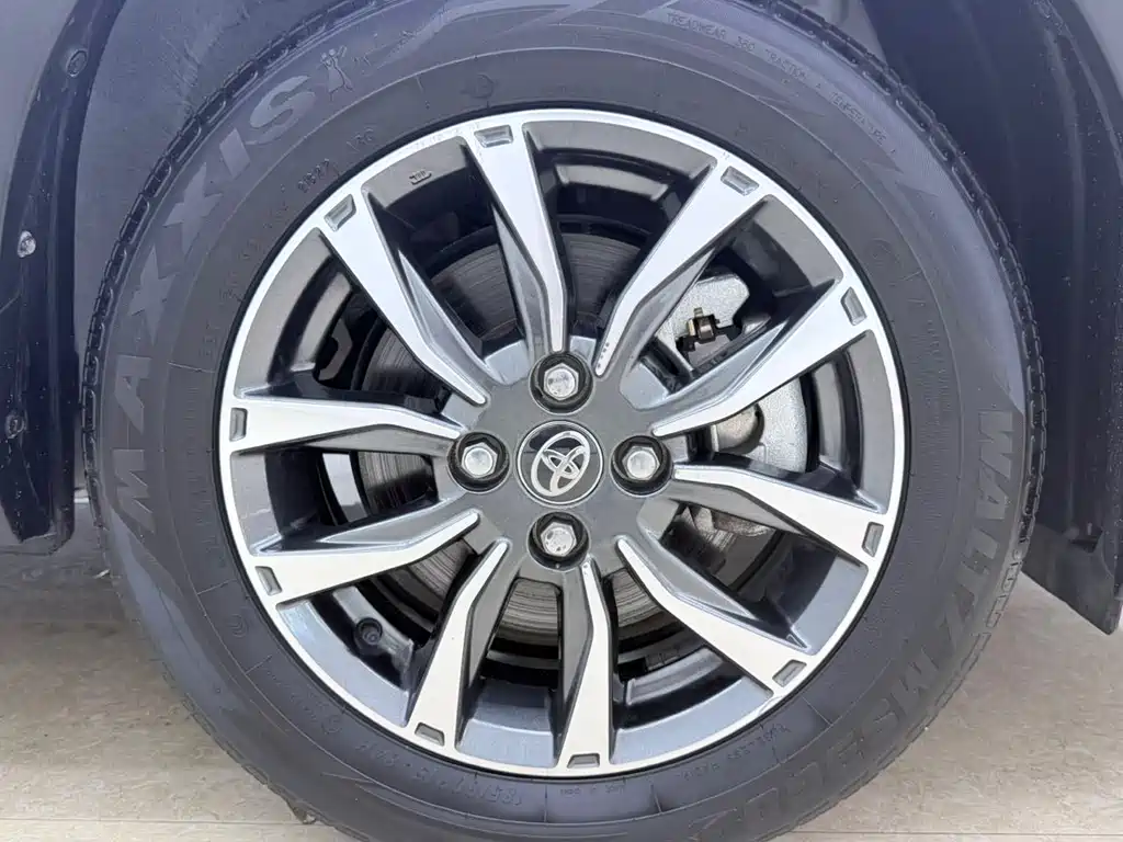 Toyota Yaris L 2022 — фото 24