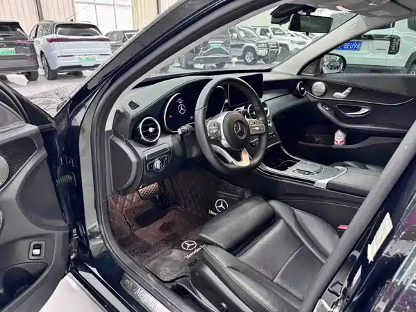 Mercedes-Benz C-Class 2022