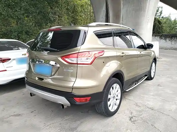 Ford Kuga 2015