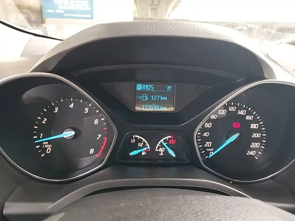 Ford Kuga 2015 — фото 12