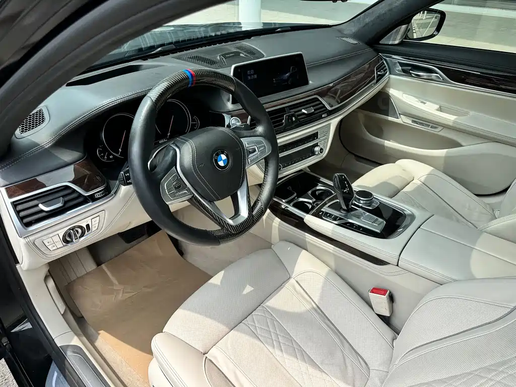 BMW 7 Series 2016 — фото 16