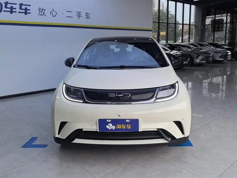 BYD Dolphin 2023