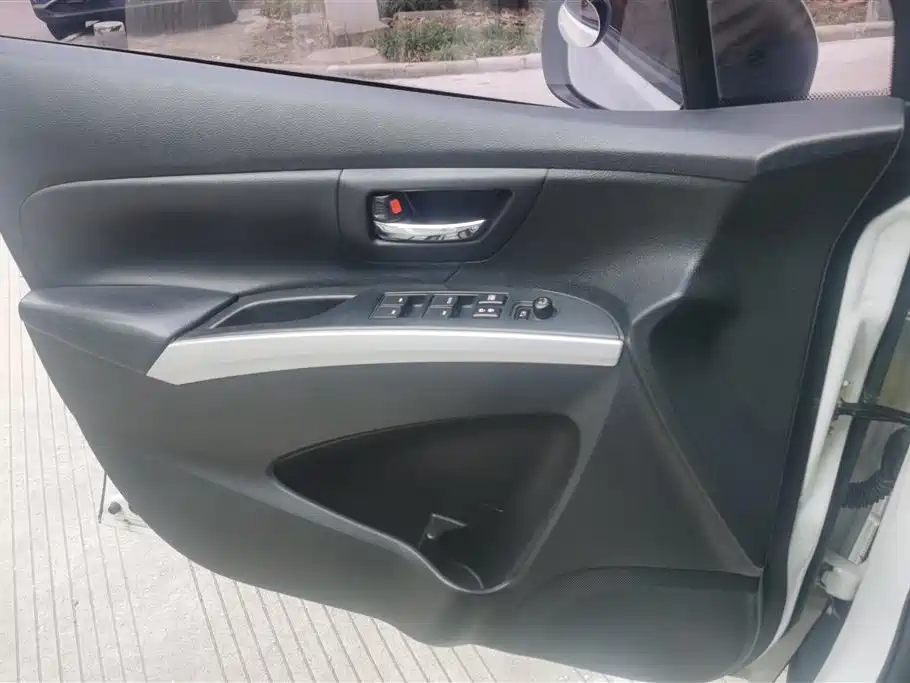 Suzuki S-Cross 2014