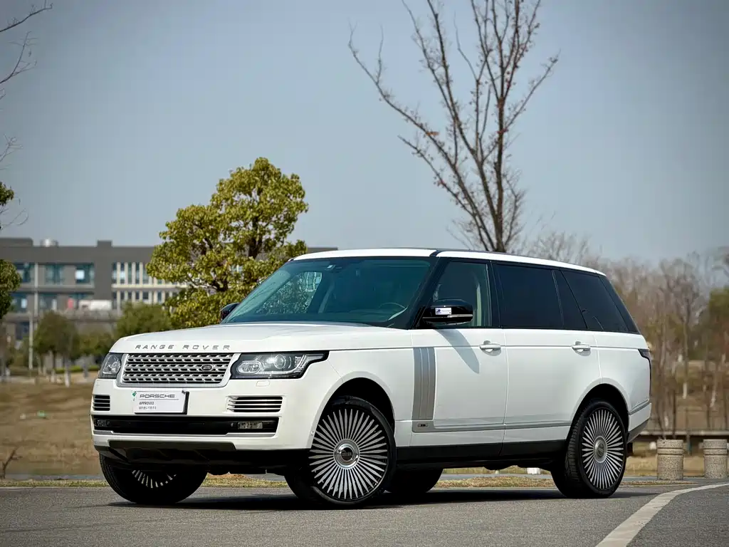 Land Rover Range Rover 2015 — фото 1