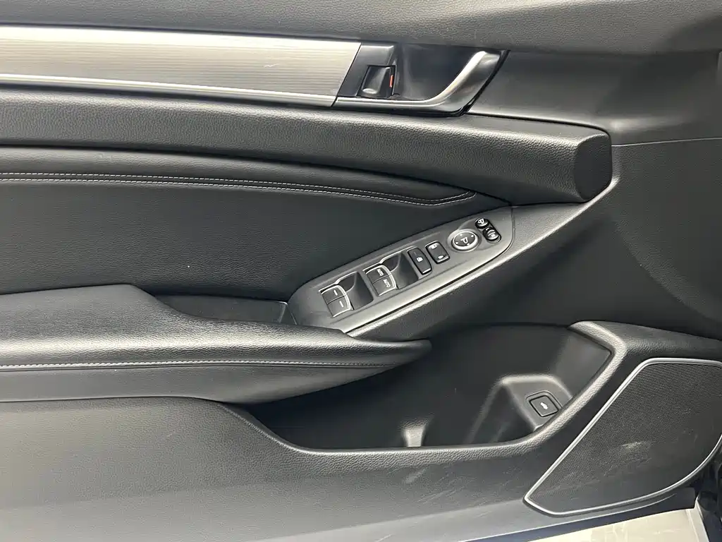 Honda Accord 2020 — фото 26