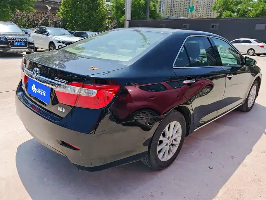 Toyota Camry 2014 — фото 3