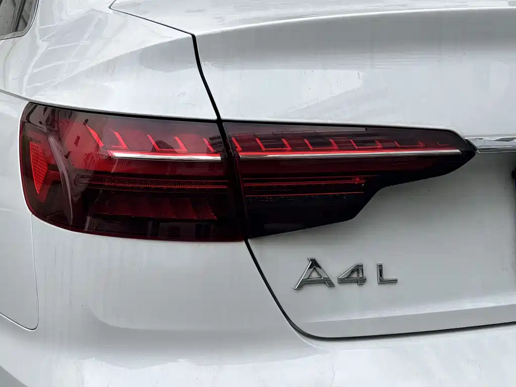 Audi A4L 2021 — фото 15
