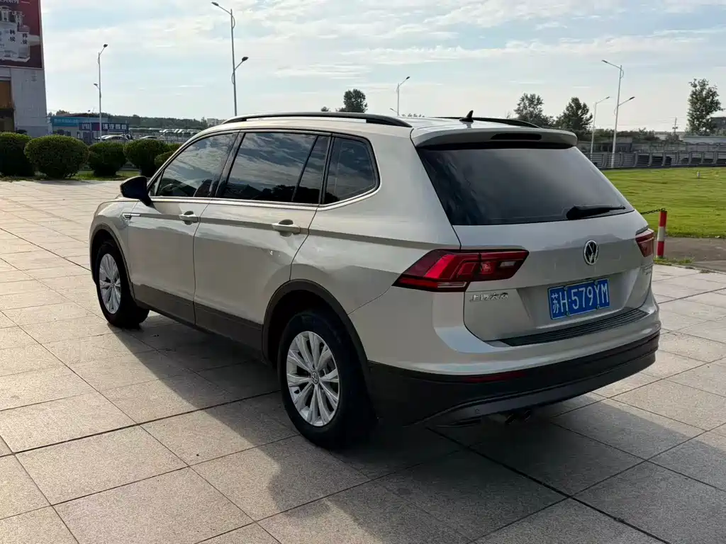 Volkswagen Tiguan L 2017 — фото 7