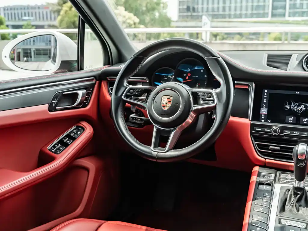Porsche Macan 2020 — фото 19