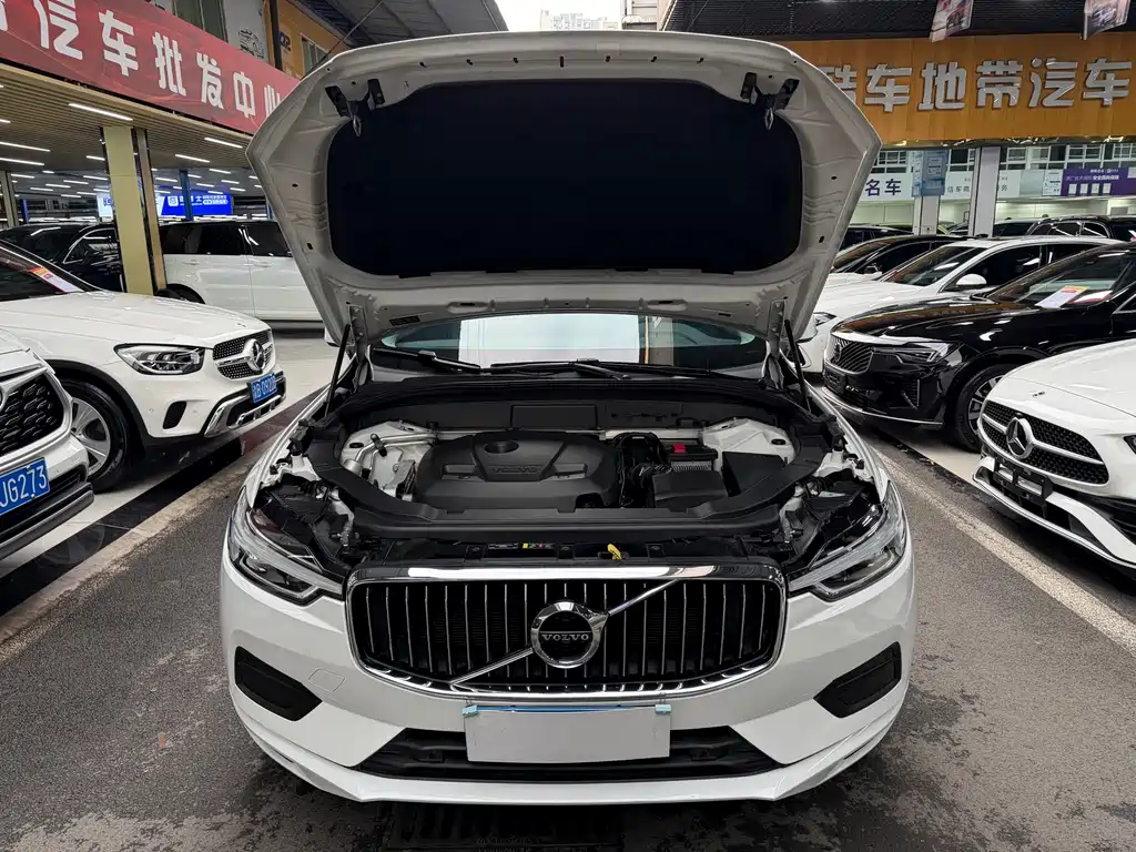 Volvo XC60 2018 — фото 33