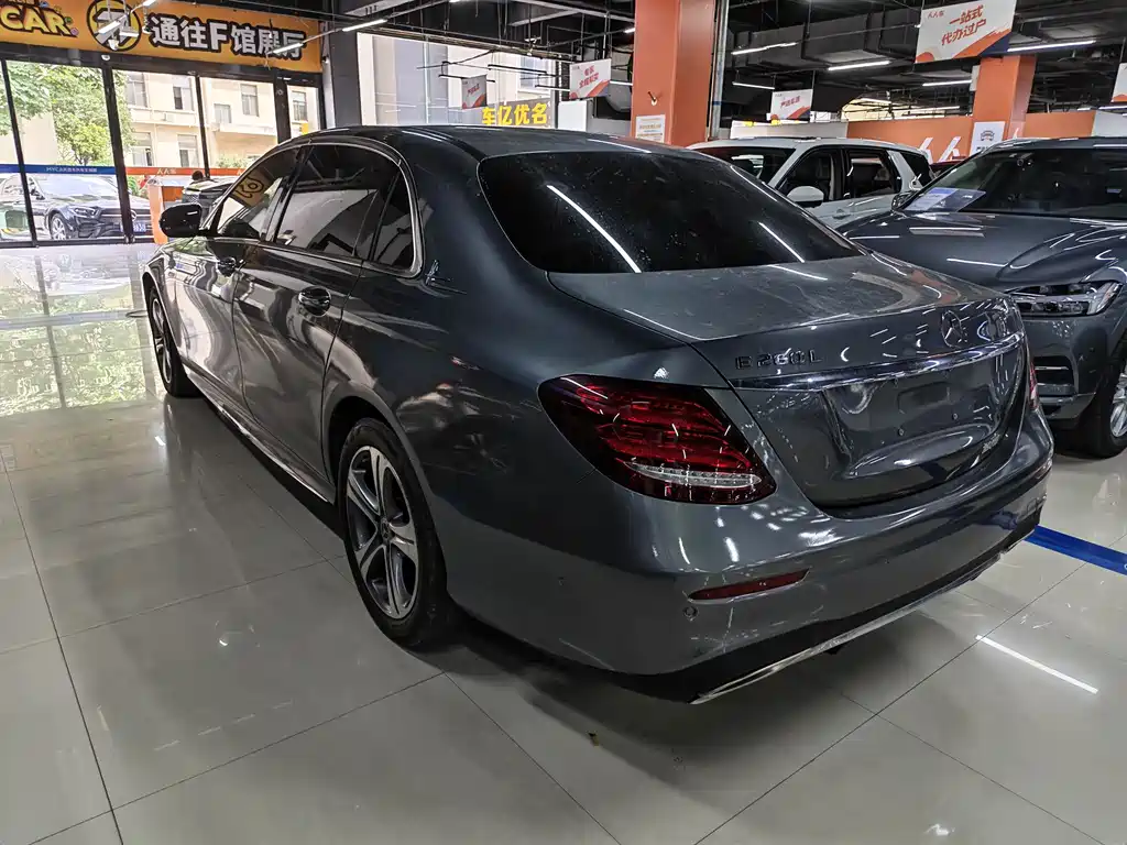 Mercedes-Benz E-Class 2019 — фото 17