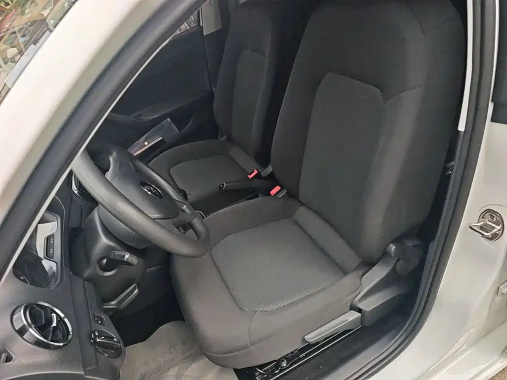 Volkswagen Jetta 2018 — фото 15