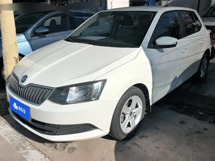 Skoda Fabia 2016 — фото 1