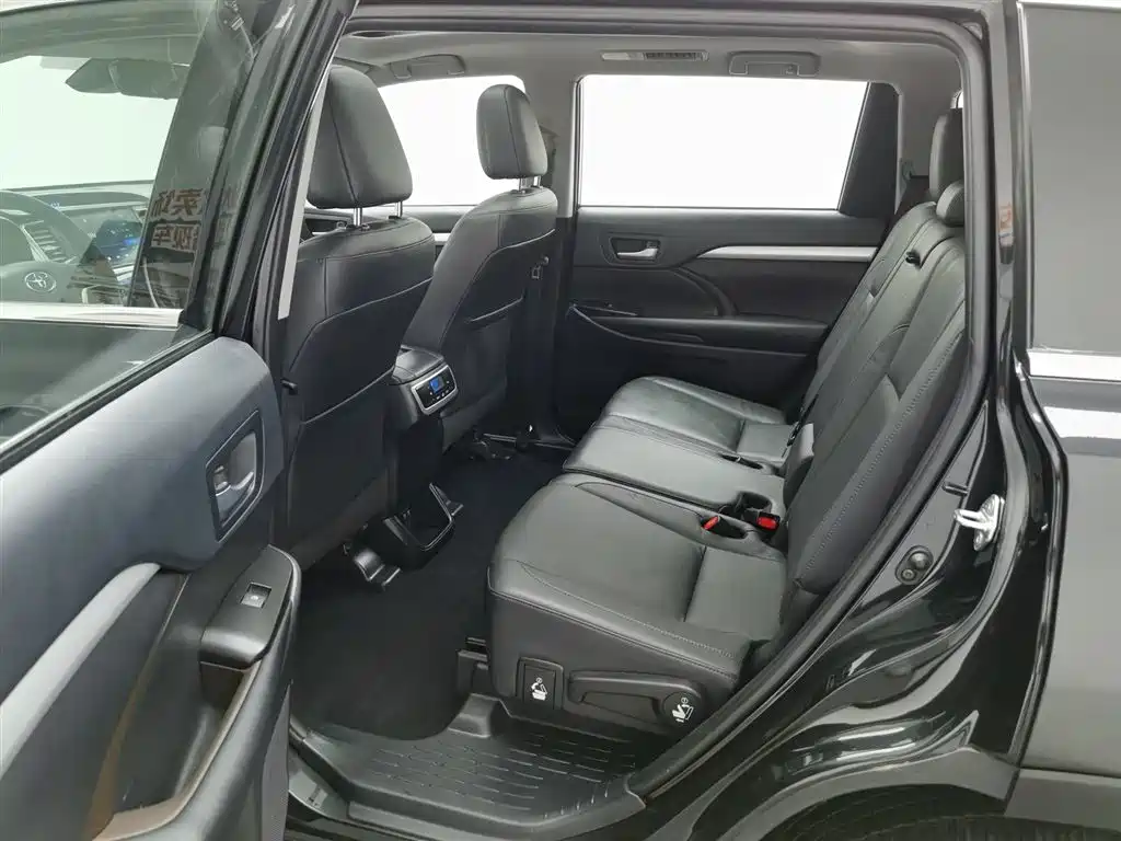 Toyota Highlander 2021 — фото 15